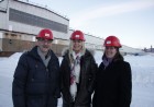 Kundeansvarlig (KAM),Per Hårderup(t.v), Elin Duus (KAM), og prosjektansvarlig Charlotte Ståhl, står utenfor det som vil bli en ny og ferdigstilt luftgassfabrikk første mai 2014.