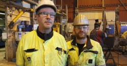 Formann elektro, Svein Kristensen (t.v.), og formann mekanisk, Odd Øystein Bjørsvik er klar for en omfattende vedlikeholdsstopp på både ovn fem og ovn seks, like over påske. Bjørsvik er prosjektleder for stansen, der 130 personer skal være i sving i tre uker.